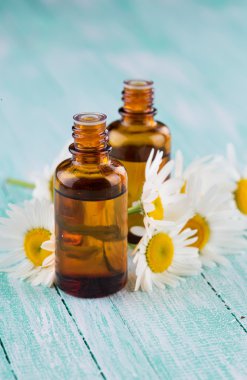 Aroma yağı papatya ile