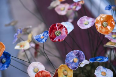 renkli Seramik çiçekler