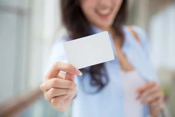 Einkaufen mit Kreditkarte — Stockfoto