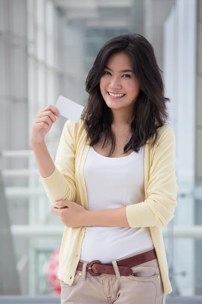 Asiática mulher compras — Fotografia de Stock