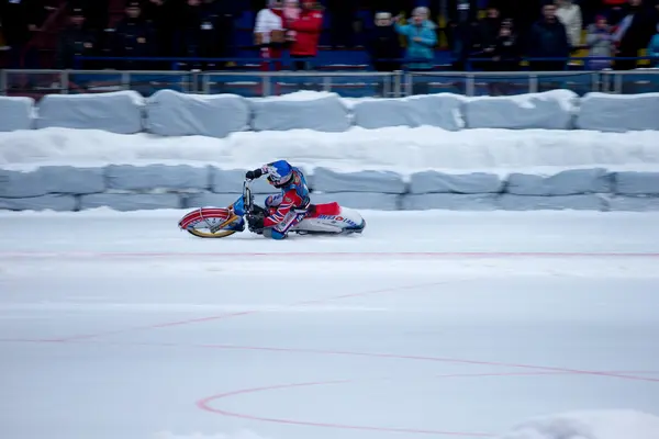 Ledové ploché gladiátorů v Rusku krasnogorsk. — Stock fotografie