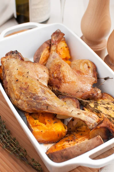 Roasted duck legs with vegetables — Stock Photo, Image