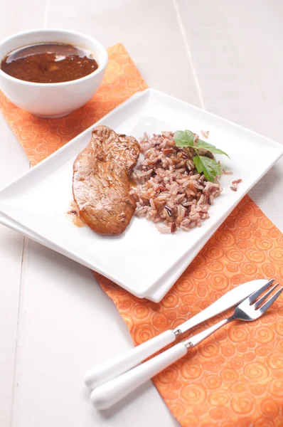 Dinner plate with polutry meat and rice — Stock Photo, Image