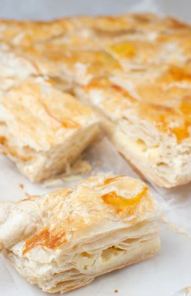 Baked puff pastry pie — Stock Photo, Image