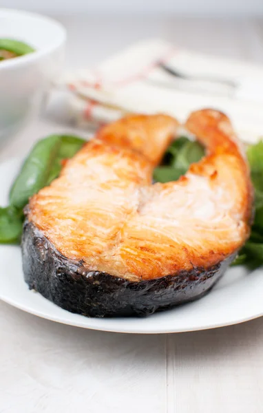 Broiled salmon steak — Stock Photo, Image