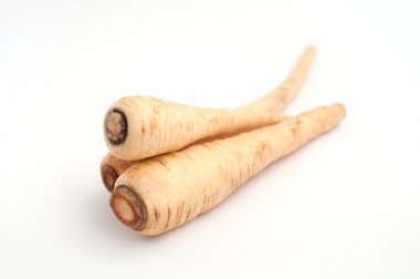 parsnips kökleri izole seçici odak
