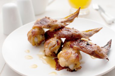 Restoran tavuk kanadı