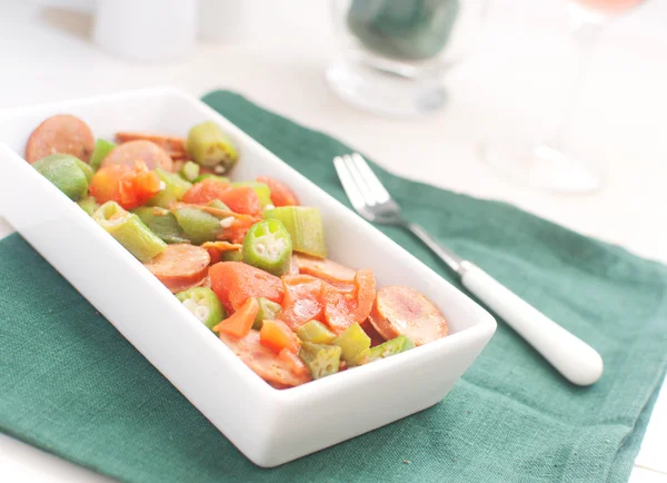 Okra en worst salade — Stockfoto