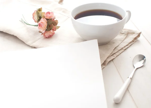 Buenos días nota de saludo y café — Foto de Stock