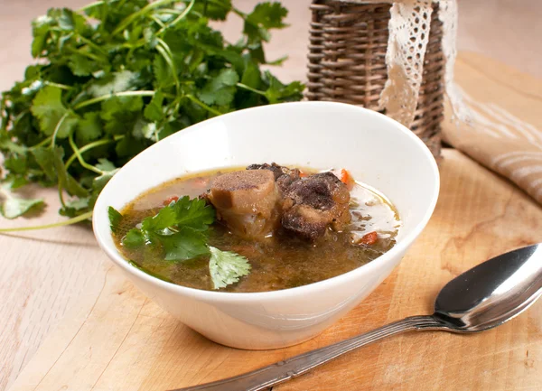 Cebada perlada y carne de res con sopa de hueso —  Fotos de Stock