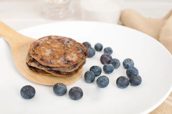 Blueberry pancakes from oats and whole wheat — Stock Photo, Image