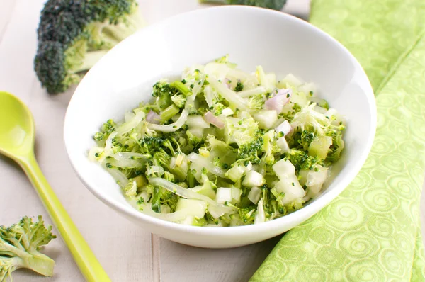 Green healthy broccoli and cucumbers salad — Stock Photo, Image