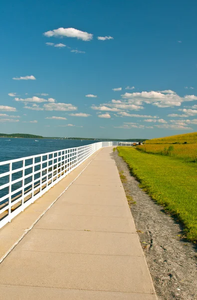 Chemin le long de la côte océanique pour marcher — Photo