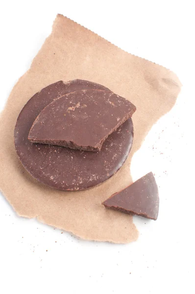 Органический кусок тёмного шоколада — стоковое фото
