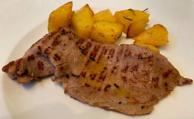 Patatesli dana pastırması. (Paillard di vitello con patate).