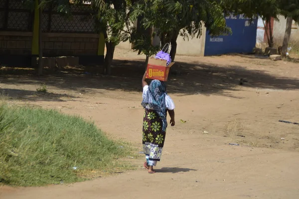 Femme Africaine Retour Dans Leurs Maisons Mombasa Kenya — Photo