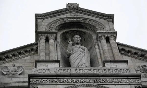 París Francia Diciembre 2015 Estatua Jesucristo Fachada Basílica Del Sagrado —  Fotos de Stock
