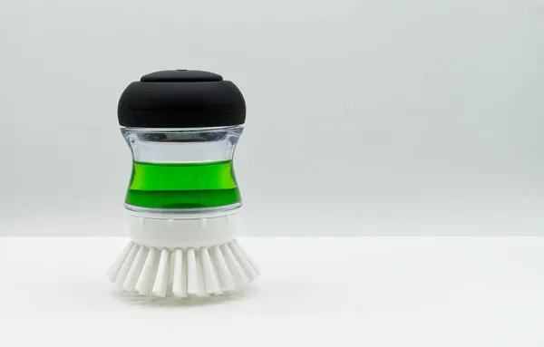 Средство Чистки Посуды Зеленым Жидким Моющим Средством Белом Фоне — стоковое фото