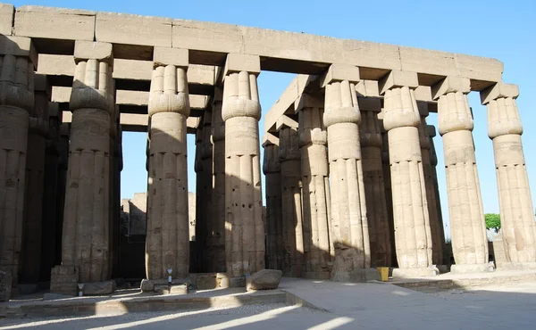 Pilíře Kolonáda Luxorském Chrámu Egypt — Stock fotografie