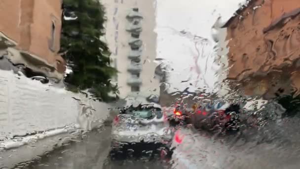 Zamazana Przednia Szyba Zrobiona Wnętrza Samochodu Podczas Deszczu Skupienie Selektywne — Wideo stockowe