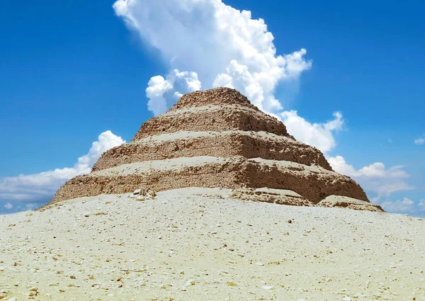 Древняя Пирамида Саккары Известный Ступенчатая Пирамида Первая Пирамида Египта — стоковое фото