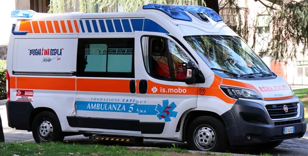 Bolonya Talya Nisan 2022 Ambulans Beklemede 118 Bolonya Soccorso 118 — Stok fotoğraf