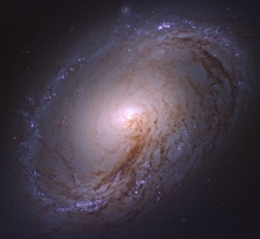 Spiral Galaksi M96, NCG 3368 Leo 'da. NASA tarafından döşenmiş bu resmin elementleri