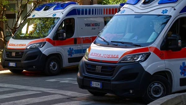 Bolonia Italia Septiembre 2022 Ambulancia Espera Italia —  Fotos de Stock