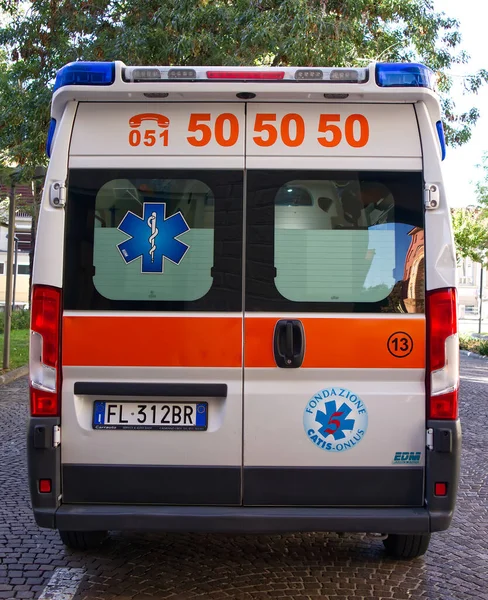 Bolonia Italia Septiembre 2022 Ambulancia Espera Italia —  Fotos de Stock
