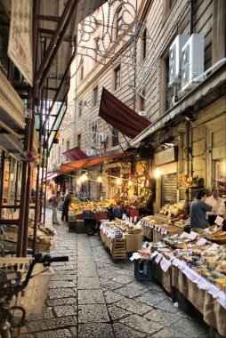 piyasa alleyway