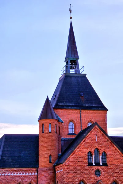 Kirche - Die Dächer einer Kirche in Dänemark. — Stockfoto