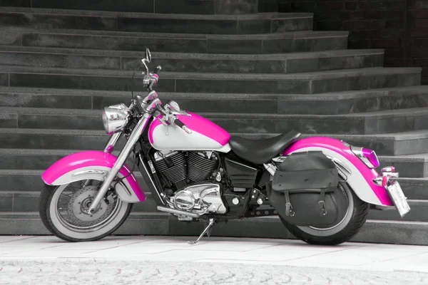 Motorcykel i rosa — Stockfoto