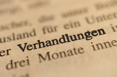 Müzakereler - sepya tonlu arkaplan üzerine metin 