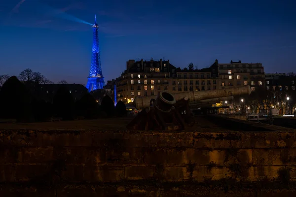 Canhões Arquitetura Paris Com Torre Eiffel Segundo Plano Noite — Fotografia de Stock