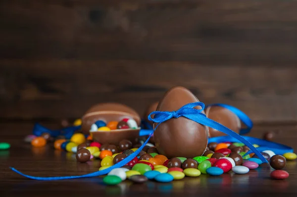 Feliz Cartão Felicitações Páscoa Composição Com Doces Deliciosos Ovos Chocolate — Fotografia de Stock