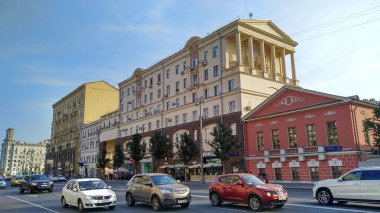 Moskova sokak binası gündüz