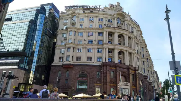 Здание Московской Улицы Днем — стоковое фото