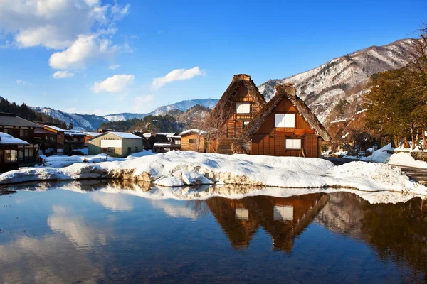 Εξοχικές κατοικίες στο χωριό ogimachi στο shirakawago — Φωτογραφία Αρχείου