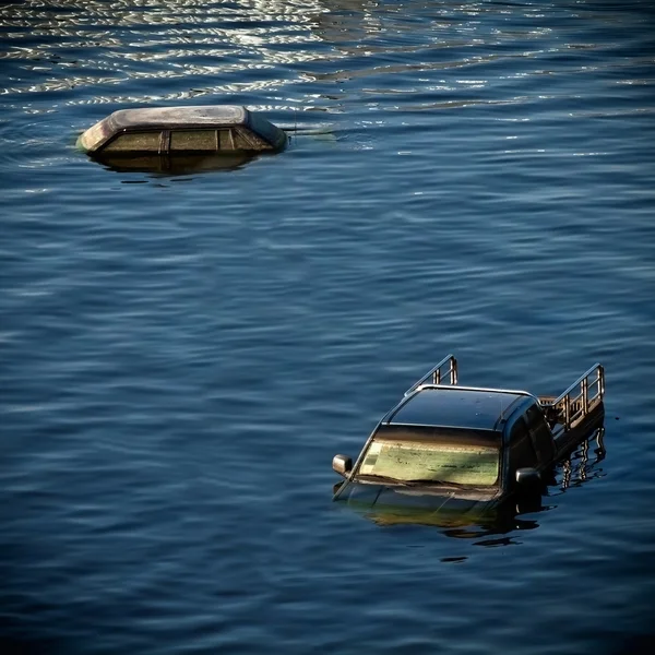 Samochody zanurzać w wodzie — Zdjęcie stockowe
