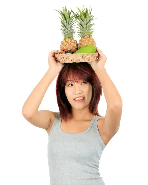 Isolado jovem ásia mulher com variedade de oriental frutas . — Fotografia de Stock