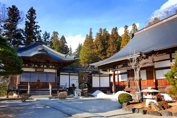Tempel i tempelområdet Higashiyama i Hida - Takayama i Japan – stockfoto