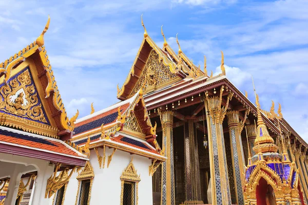 Templo em Wat Pra Kaew área no grande palácio da Tailândia — Fotografia de Stock