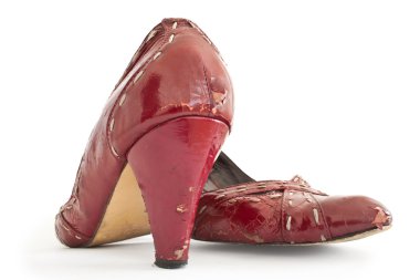 eski kırmızı ayakkabılar