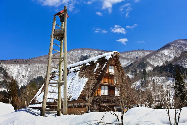 Cottage na aldeia de Ogimachi em Shirakawago — Fotografia de Stock