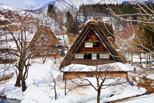 Cottage in ogimachi village in shirakawago — Stockfoto