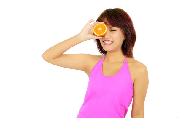 Geïsoleerde jonge Aziatische vrouw met stukken van Oranje — Stockfoto