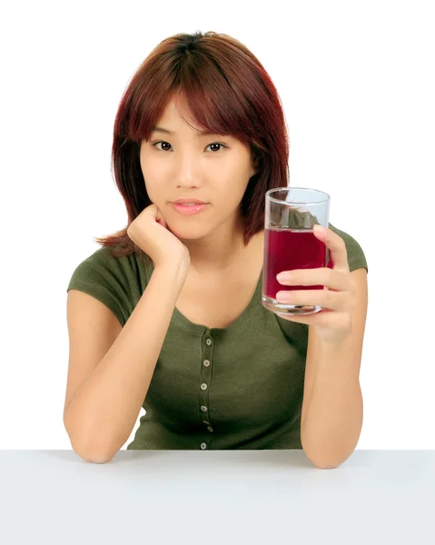 Isolado jovem ásia mulher com uva suco mais branco . — Fotografia de Stock