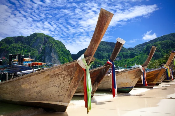 Long Tail Boats at Phi Phi Island, Thailand — Stock Photo, Image