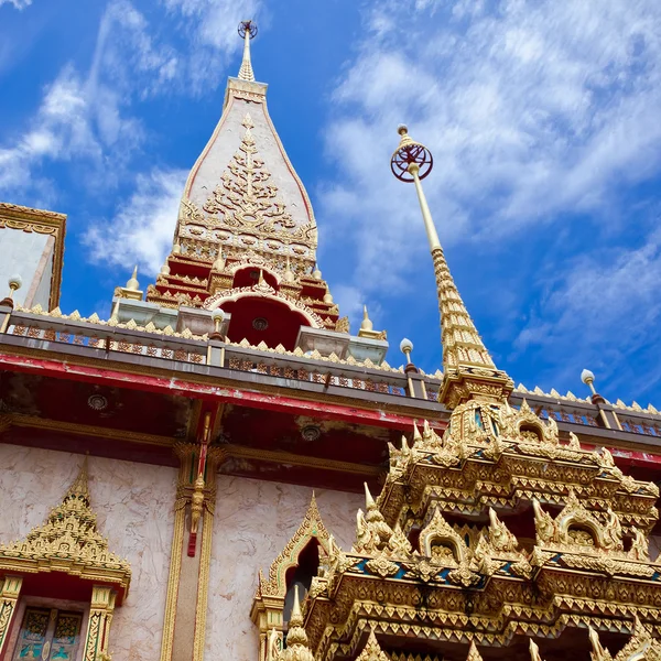 Hauptpagode im burmesischen Stil am Wat Chalong, Phuket, Thailand — Stockfoto