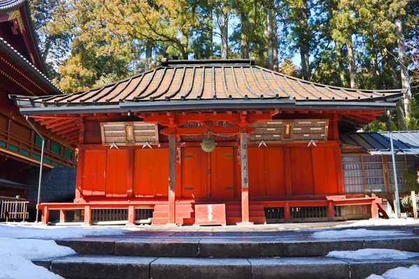 Pequeño santuario en el templo de Rinnoji en Nikko, Japón — Foto de Stock